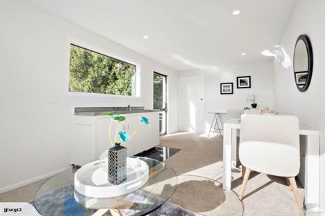 Photo of property in 1/31 Browns Bay Road, Browns Bay, Auckland, 0630