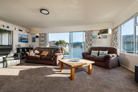 Photo of property in 7 Krishna Way, Khandallah, Wellington, 6035