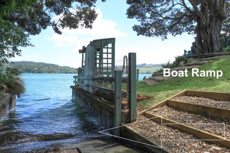 Photo of property in 68 Wallis Street, Raglan, 3225