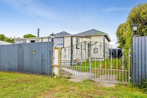 Photo of property in 77 Ngatai Street, Manaia, 4612