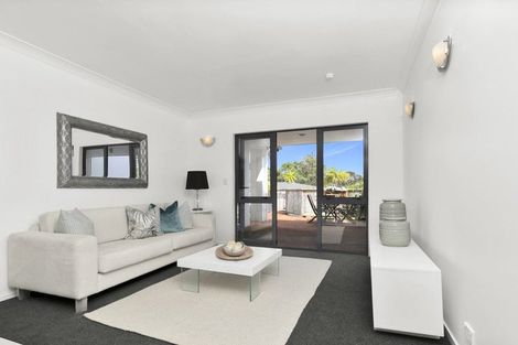 Photo of property in 11 The Close, Greenhithe, Auckland, 0632