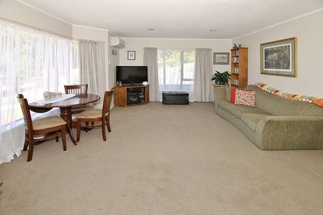 Photo of property in 15 Otamarau Grove, Maungaraki, Lower Hutt, 5010