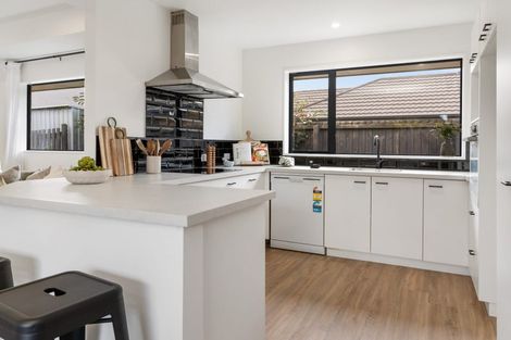 Photo of property in 18 Mollymawk Place, Woolston, Christchurch, 8023