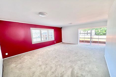 Photo of property in 2 King Richard Place, Browns Bay, Auckland, 0630