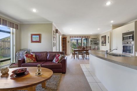 Photo of property in 56 Winchester Place, Rototuna North, Hamilton, 3210