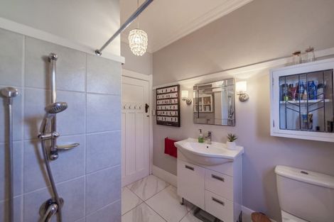 Photo of property in 15 Taradale Road, Marewa, Napier, 4110