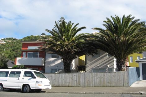 Photo of property in 4/138 Queens Drive, Lyall Bay, Wellington, 6022