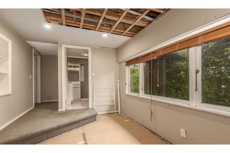 Photo of property in 24 Miromiro Road, Normandale, Lower Hutt, 5010