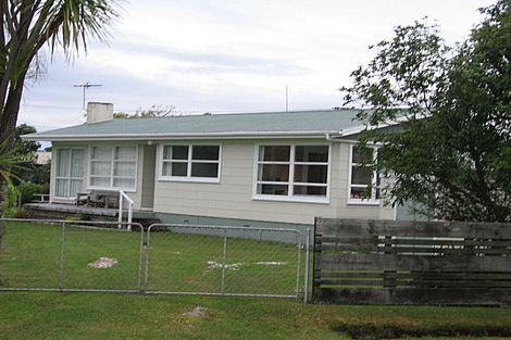 Photo of property in 44 Harbour View Road, Point Wells, 0986