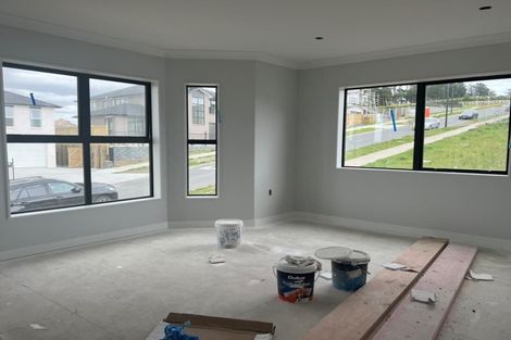 Photo of property in 16 Lumber Rise, Swanson, Auckland, 0614