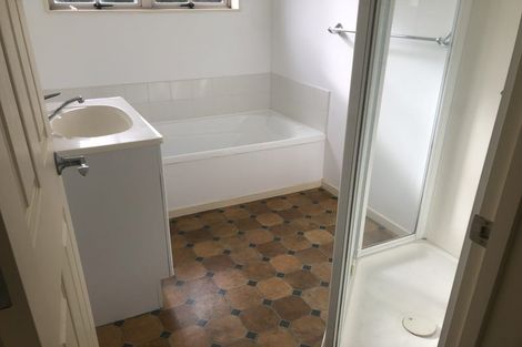 Photo of property in 4 Holly Court, Palmerston North, 4410