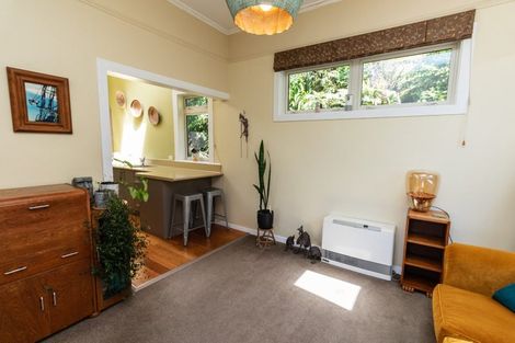 Photo of property in 16 Fortunatus Street, Brooklyn, Wellington, 6021