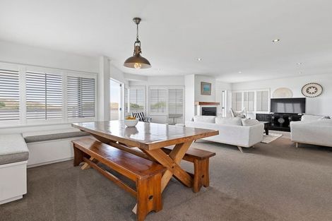 Photo of property in 960a Papamoa Beach Road, Papamoa Beach, Papamoa, 3118