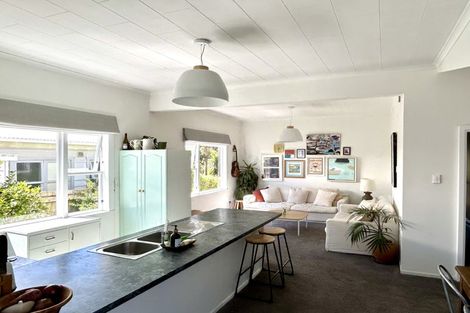 Photo of property in 56 Edinburgh Terrace, Berhampore, Wellington, 6023