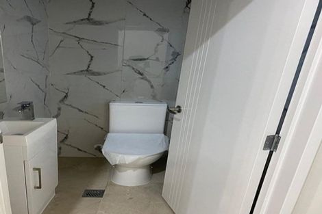 Photo of property in 4223c Great North Road, Glendene, Auckland, 0602