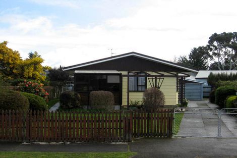 Photo of property in 1 Lowes Place, Solway, Masterton, 5810