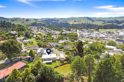 Photo of property in 2 Rolfe Place, Taihape, 4720