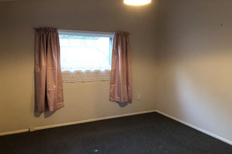 Photo of property in 105 Poplar Grove, Whalers Gate, New Plymouth, 4310