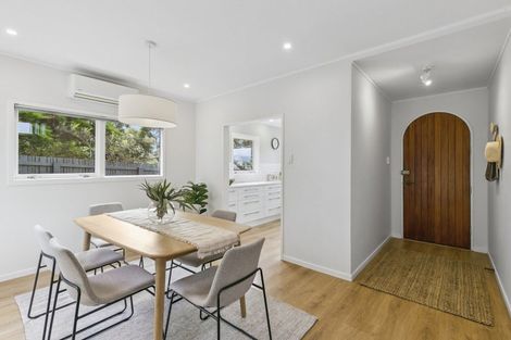 Photo of property in 105 Akaroa Drive, Maupuia, Wellington, 6022