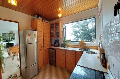 Photo of property in 15 Karaka Street, Eastbourne, Lower Hutt, 5013