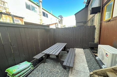 Photo of property in 2/68 Maunganui Road, Mount Maunganui, 3116