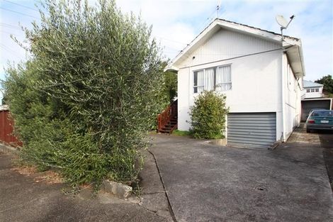 Photo of property in 8a Cadman Avenue, Waterview, Auckland, 1026