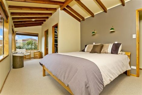 Photo of property in 18 Lingham Crescent, Torbay, Auckland, 0630