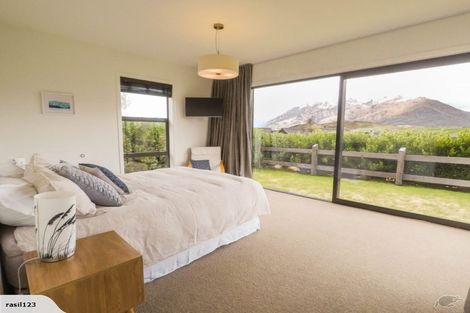 Photo of property in 48 Falconer Rise, Jacks Point, Queenstown, 9371