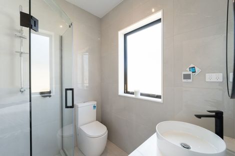 Photo of property in 4 Maraeariki Avenue, Orewa, 0931