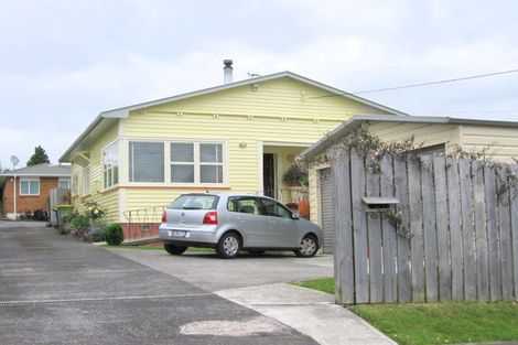 Photo of property in 63 Clayburn Road, Glen Eden, Auckland, 0602