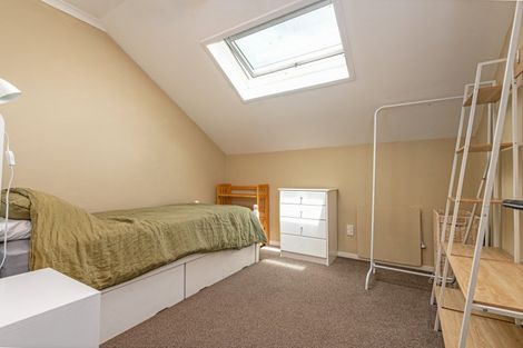 Photo of property in 52 Turitea Road, Fitzherbert, Palmerston North, 4472