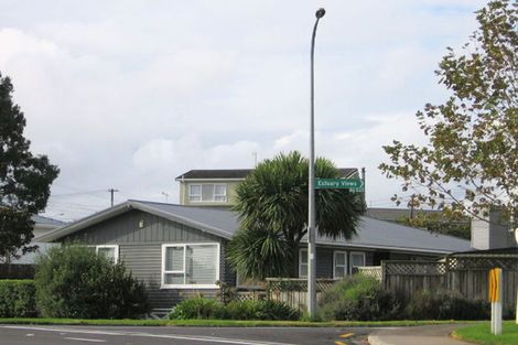 Photo of property in 4 Somerville Road, Shelly Park, Auckland, 2014