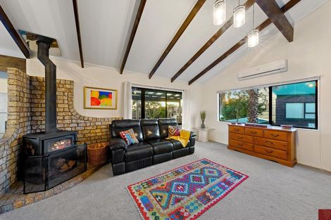 Photo of property in 5 Birman Close, Half Moon Bay, Auckland, 2012