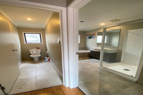 Photo of property in 14 Vicente Place, Oteha, Auckland, 0632