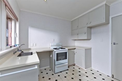 Photo of property in 2/17 Saltburn Road, Milford, Auckland, 0620