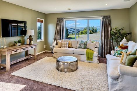 Photo of property in 107 Endeavour Drive, Whitby, Porirua, 5024