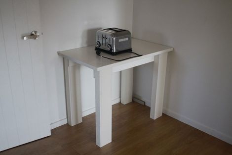 Photo of property in 2/26 Unsworth Drive, Unsworth Heights, Auckland, 0632