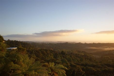 Photo of property in 850 West Coast Road, Waiatarua, Auckland, 0604