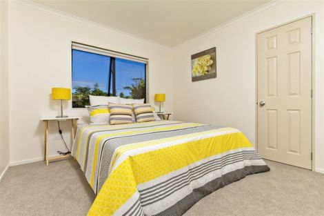 Photo of property in 56 View Ridge Drive, Ranui, Auckland, 0612
