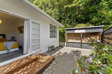 Photo of property in 10 Colonial Grove, Tawa, Wellington, 5028