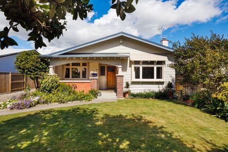 Photo of property in 15 Miro Street, Takaro, Palmerston North, 4410