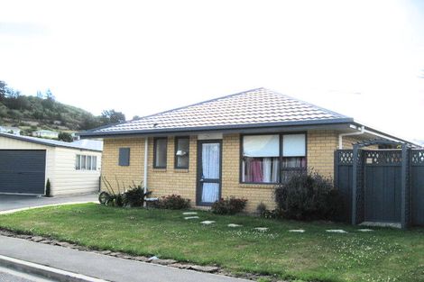 Photo of property in 11 Stedley Place, Heathcote Valley, Christchurch, 8022