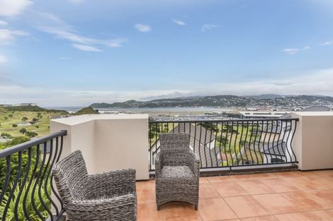 Photo of property in 5 Bunker Way, Strathmore Park, Wellington, 6022