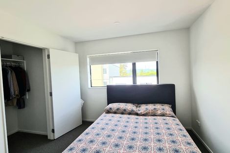 Photo of property in 2/6 South Pacific Place, Henderson, Auckland, 0612