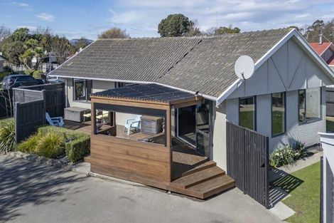 Photo of property in 6 Oakley Crescent, Hornby, Christchurch, 8042