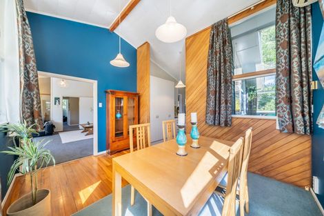 Photo of property in 34 Pinehaven Road, Pinehaven, Upper Hutt, 5019