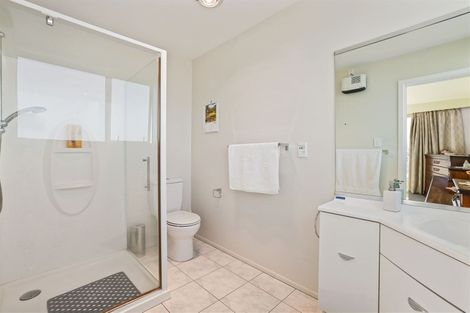 Photo of property in 40 Cannon Hill Crescent, Mount Pleasant, Christchurch, 8081