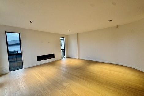 Photo of property in 23 Kerekin Drive, Oteha, Auckland, 0632