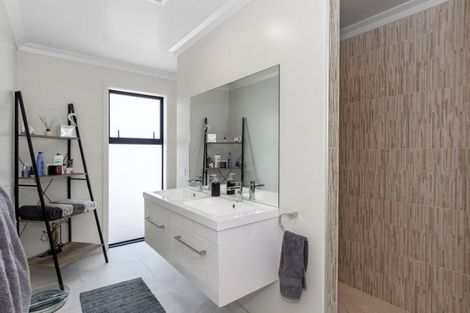 Photo of property in 20 Naeo Close, Papamoa Beach, Papamoa, 3118