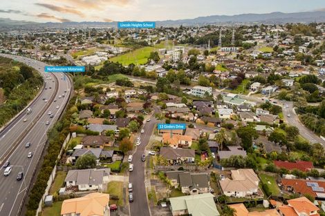 Photo of property in 13 Ginders Drive, Massey, Auckland, 0614